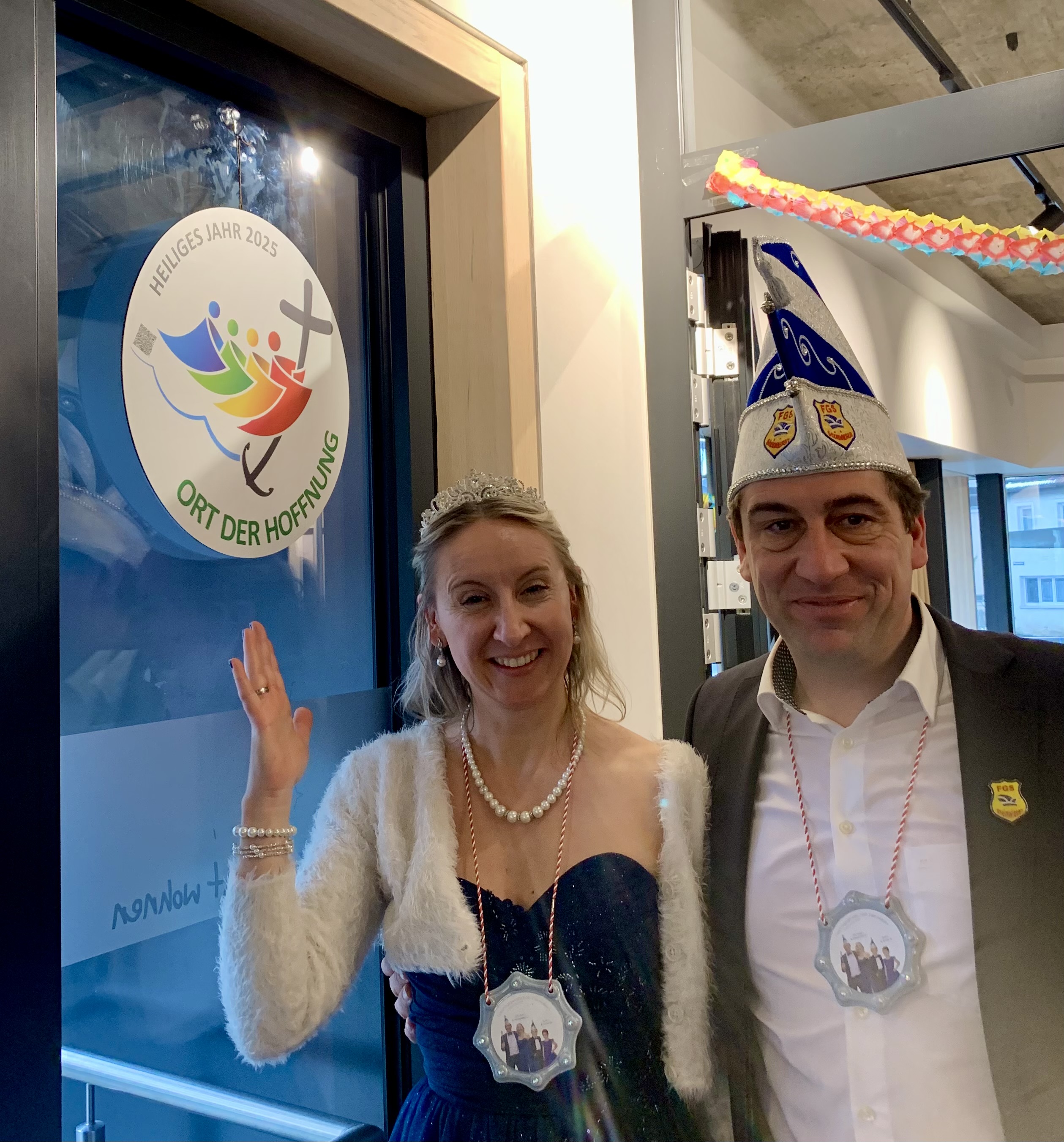 Leider haben wir keinen Alternativtext zu diesem Bild, aber wir arbeiten daran.