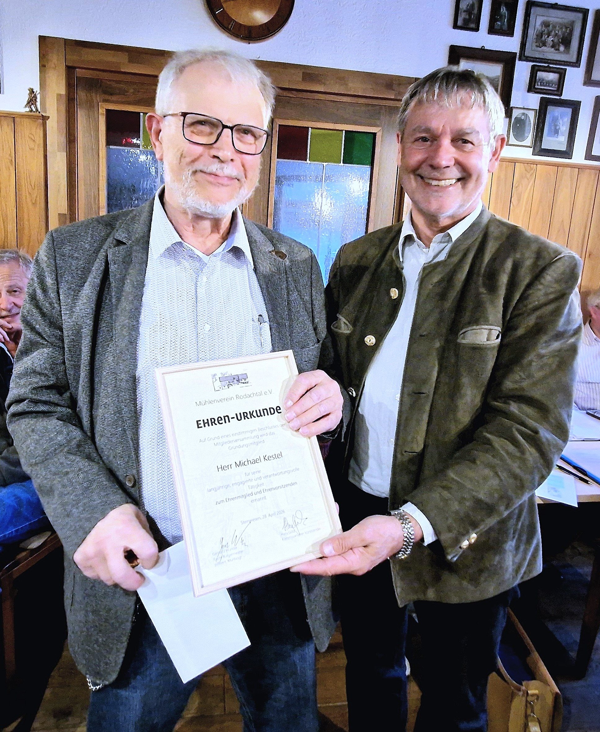 Leider haben wir keinen Alternativtext zu diesem Bild, aber wir arbeiten daran.