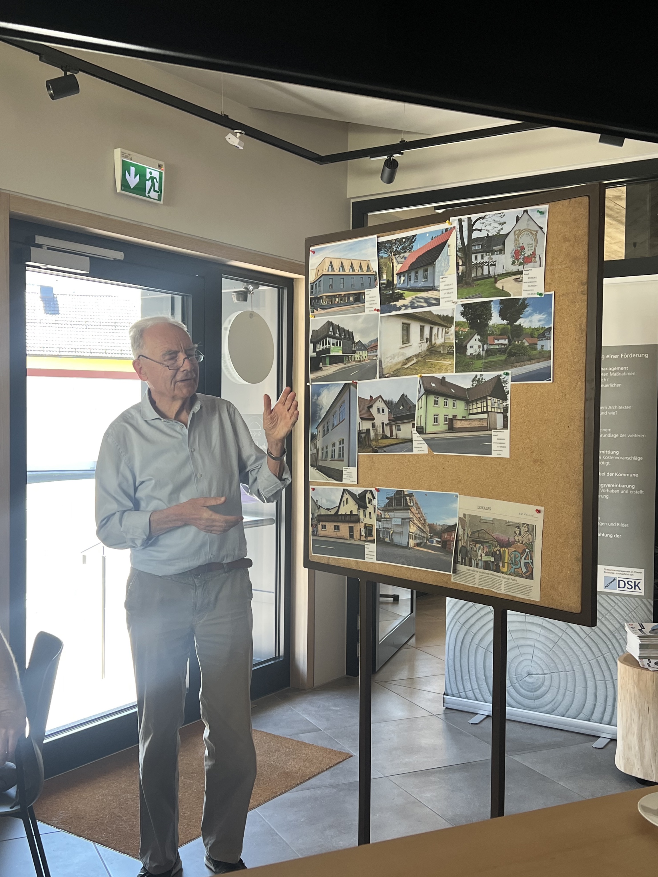Rainer Kober gab einen kurzen Überblick über seine vielen Projekte in Steinwiesen.