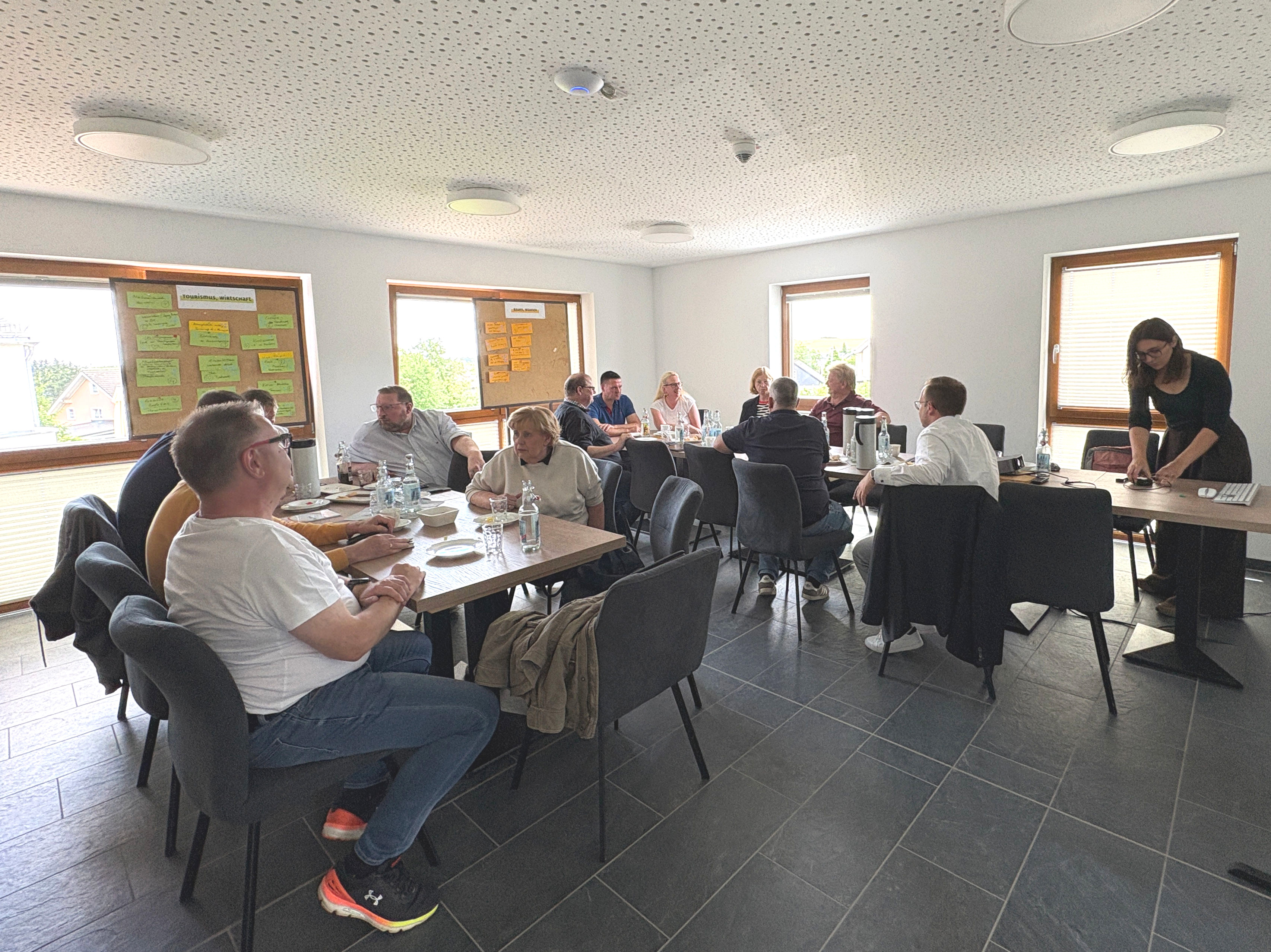 Es erfolgte eine Abschlussdiskussion in großer Runde (Foto: Stadtumbaumanagement Oberes Rodachtal)