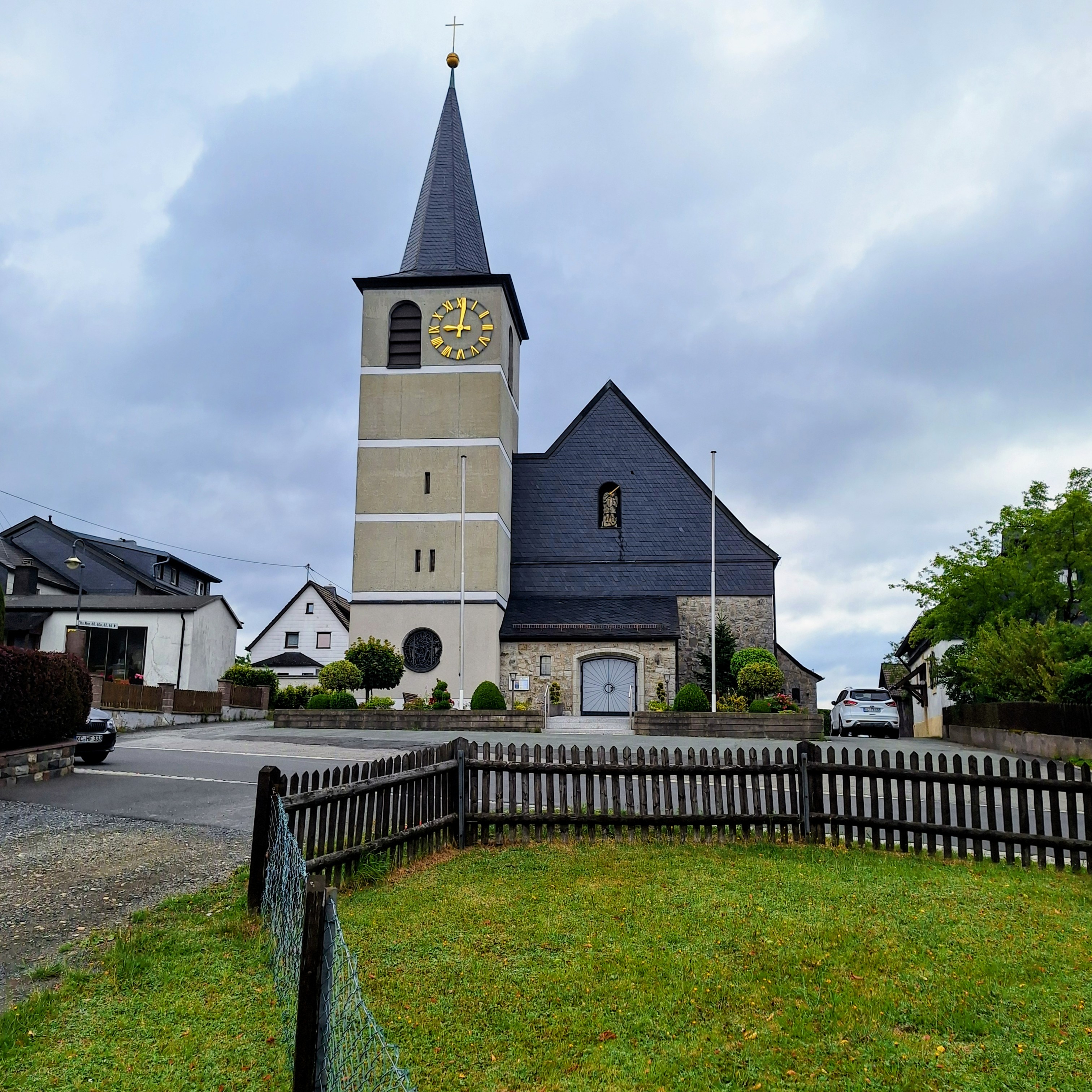 Vor 70 Jahren wurde in Nurn die St.-Michael-Kirche eingeweiht. (Foto: Hans Franz)