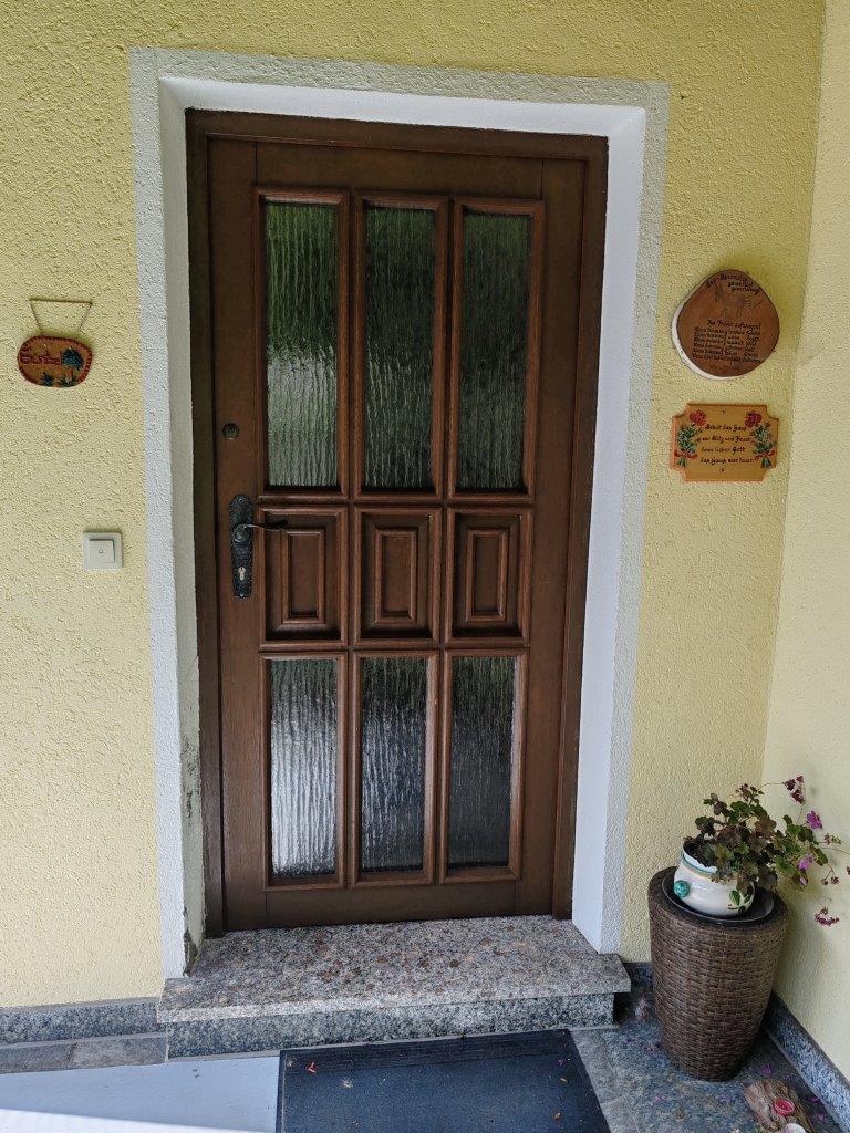 Eingang am Pfarrberg 11 (1)