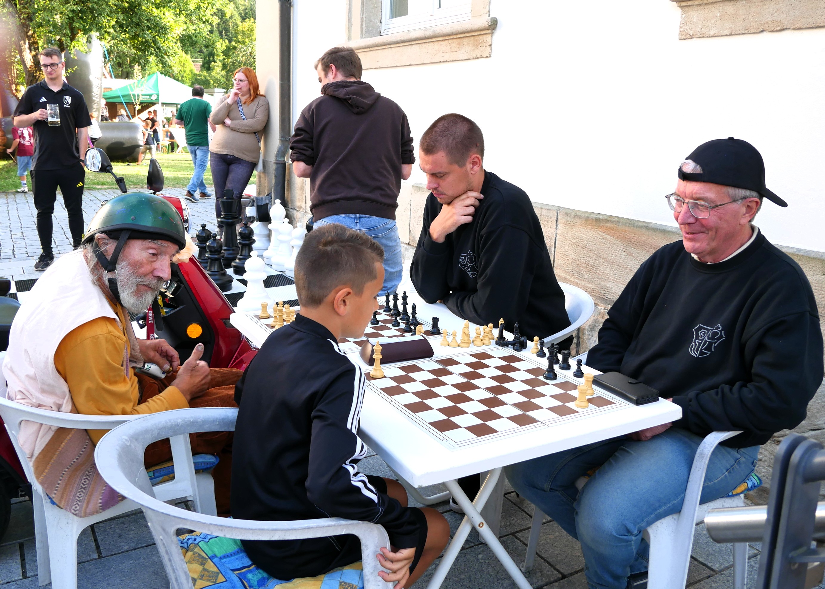 Schachbegeisterte in jedem Alter (Foto: S. Deuerling)