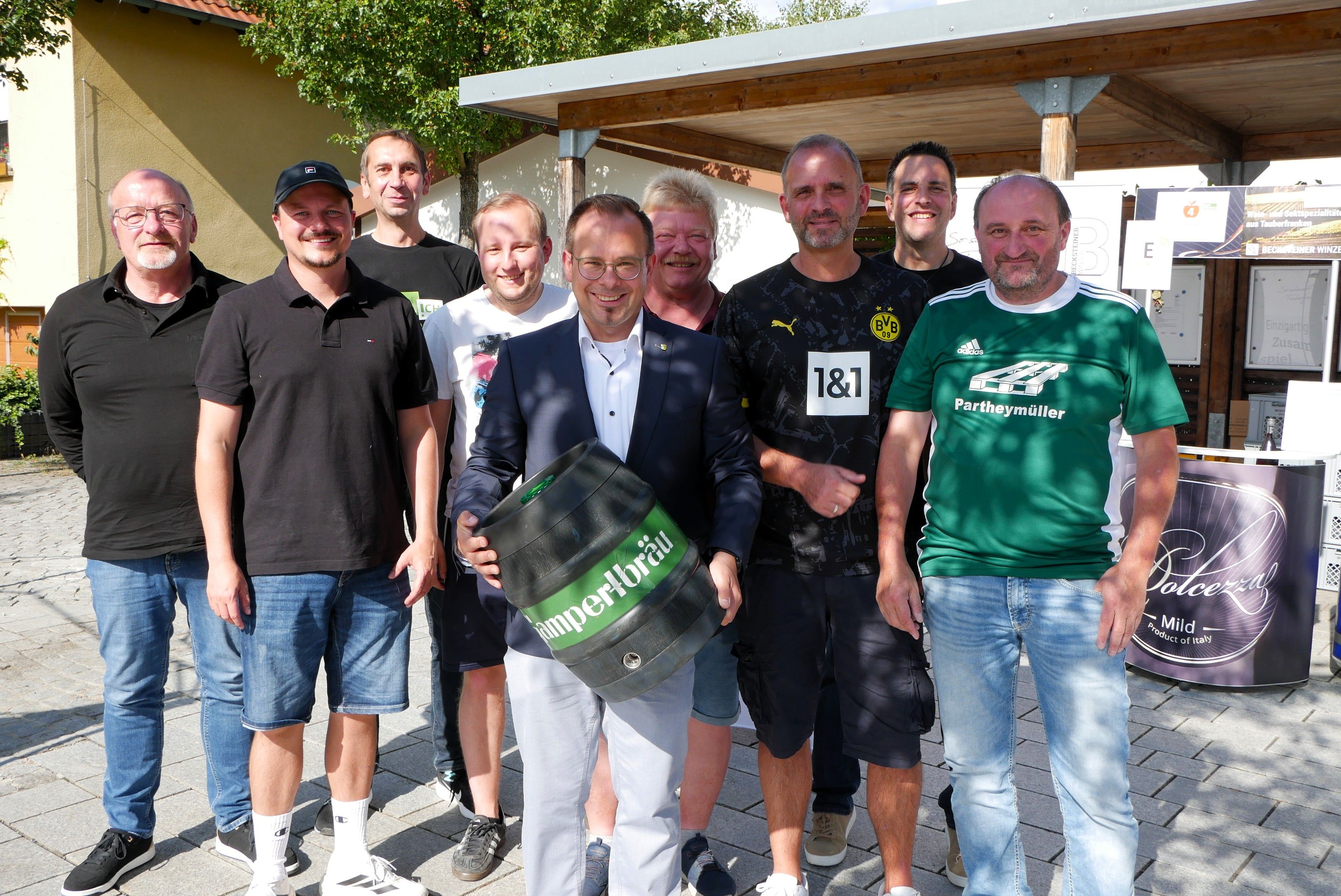 Die Sieger der Herzen – am Ende profitieren der Kindergarten und die Schule vom Biercontest (Foto: S. Deuerling)