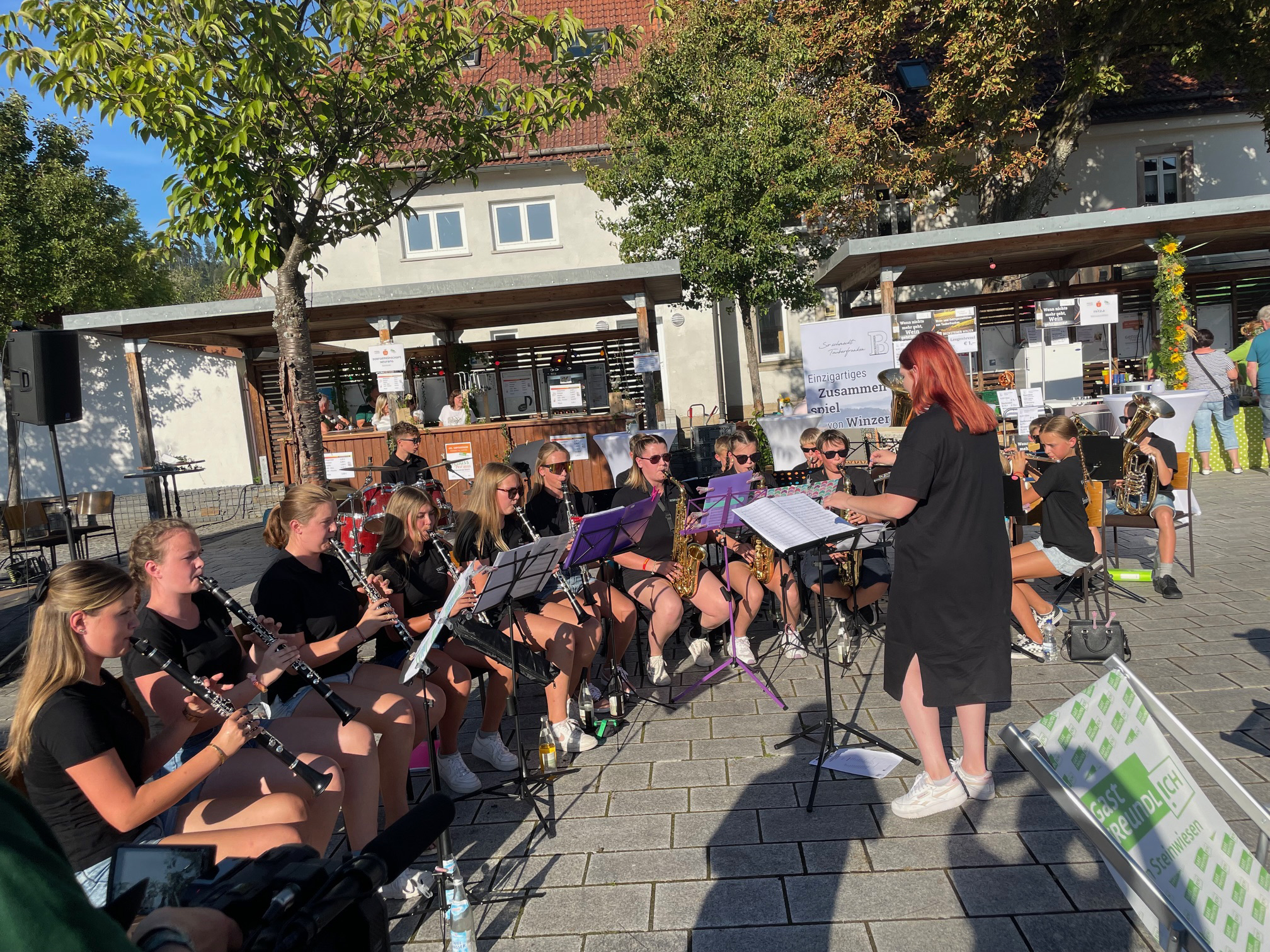 Die Jungmusiker unter der Leitung von Carolin Kremer zeigten ihr Können 2023 beim Genussfest in Steinwiesen. Foto: Susanne Deuerling/Archiv