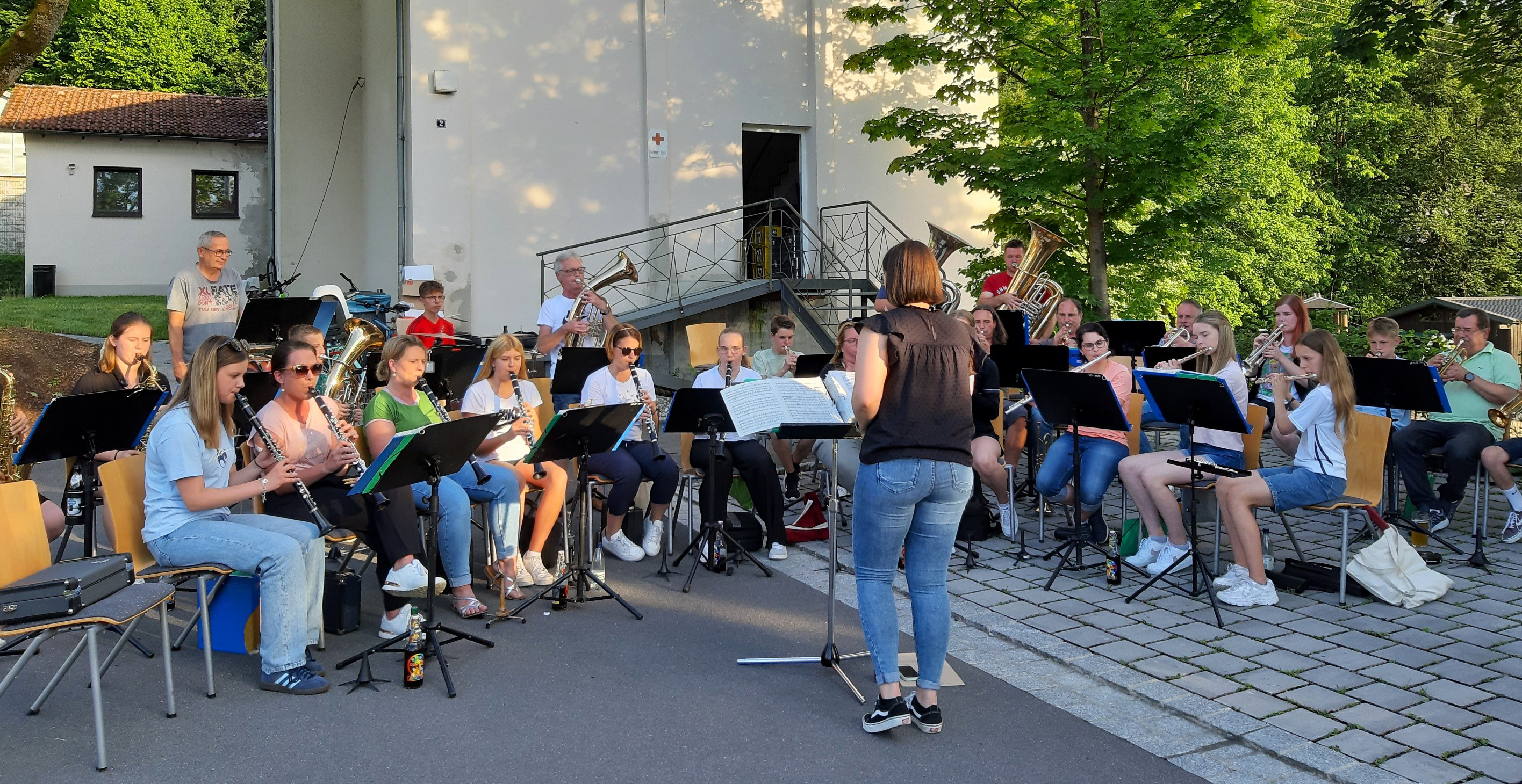 Unter der Leitung von Paula Smettane zeigte der Musikverein bei einer offenen Probe sein Können. (Foto: S. Deuerling)