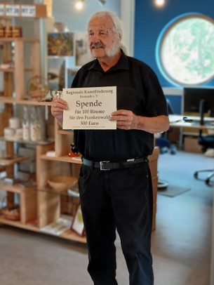 Auch die Regionale Kunstförderung Kronach e.V. mit Ingo Cesaro an der Spitze ist begeistert vom Projekt „Mein Baum für den Frankenwald“. (Fotos: S. Deuerling)
