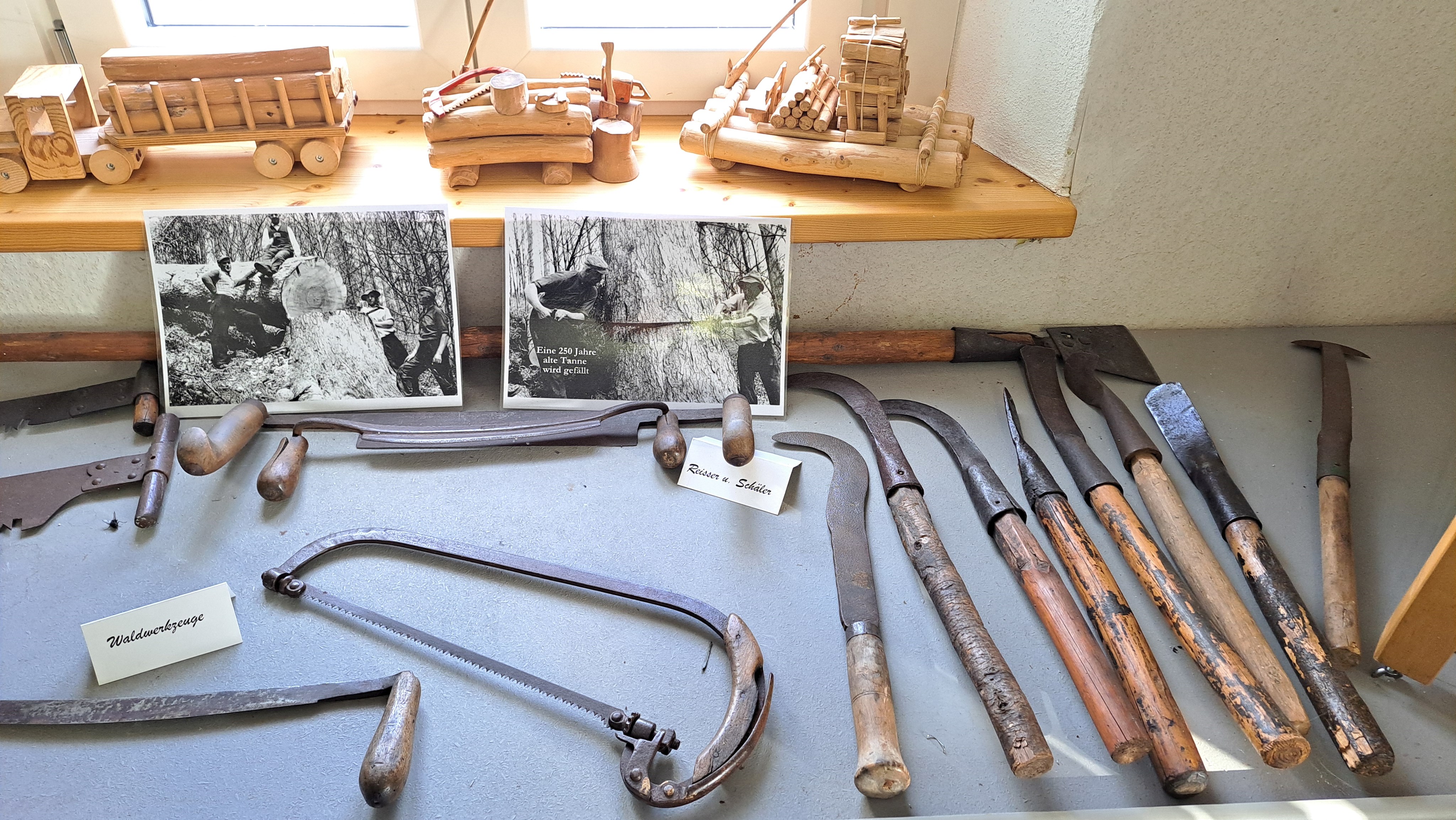Heimatmuseum Steinwiesen Werkzeug (Foto: Tourismusbüro Steinwiesen) Leider haben wir keinen Alternativtext zu diesem Bild, aber wir arbeiten daran.