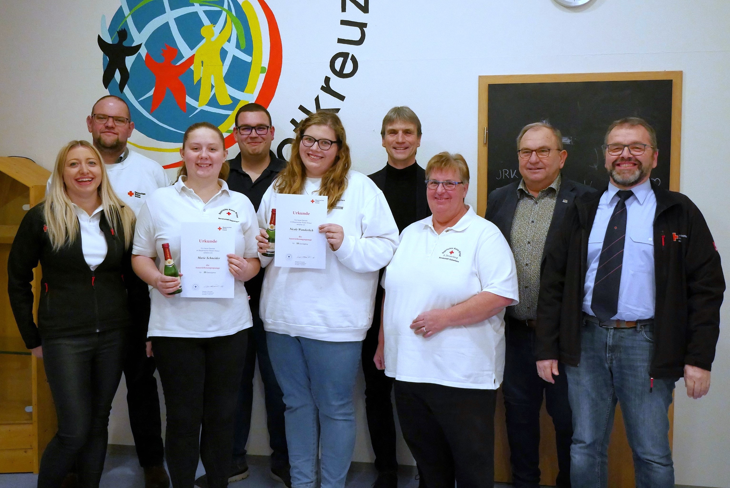 Von links Carina Kotschenreuther, Thomas Reißig (neu), Marie Schneider, Fabian Wunderlich (neu), Nicole Wunderlich (neu), Roland Beierwaltes, Susanne Deuerling, 3. Bgm. Thomas Reißig, Stefan Deuerling
Foto: Susanne Deuerling