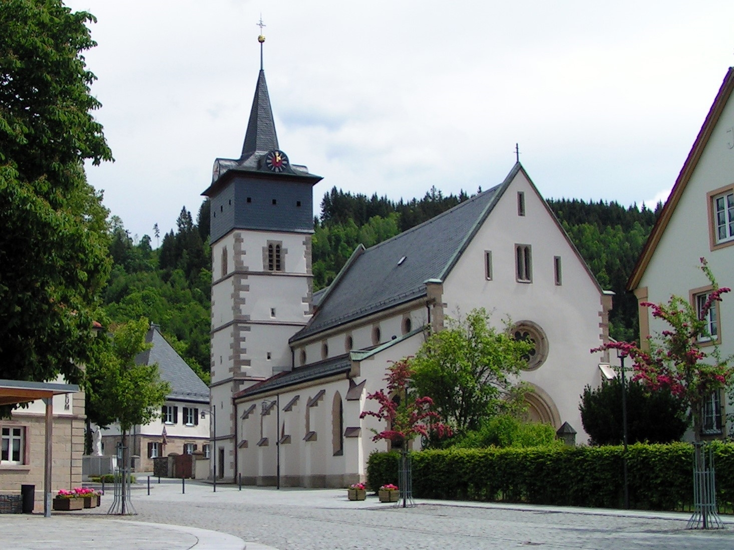 Die Pfarr- und Wallfahrtskirche „Mariae Geburt“ feiert Kirchweih.
