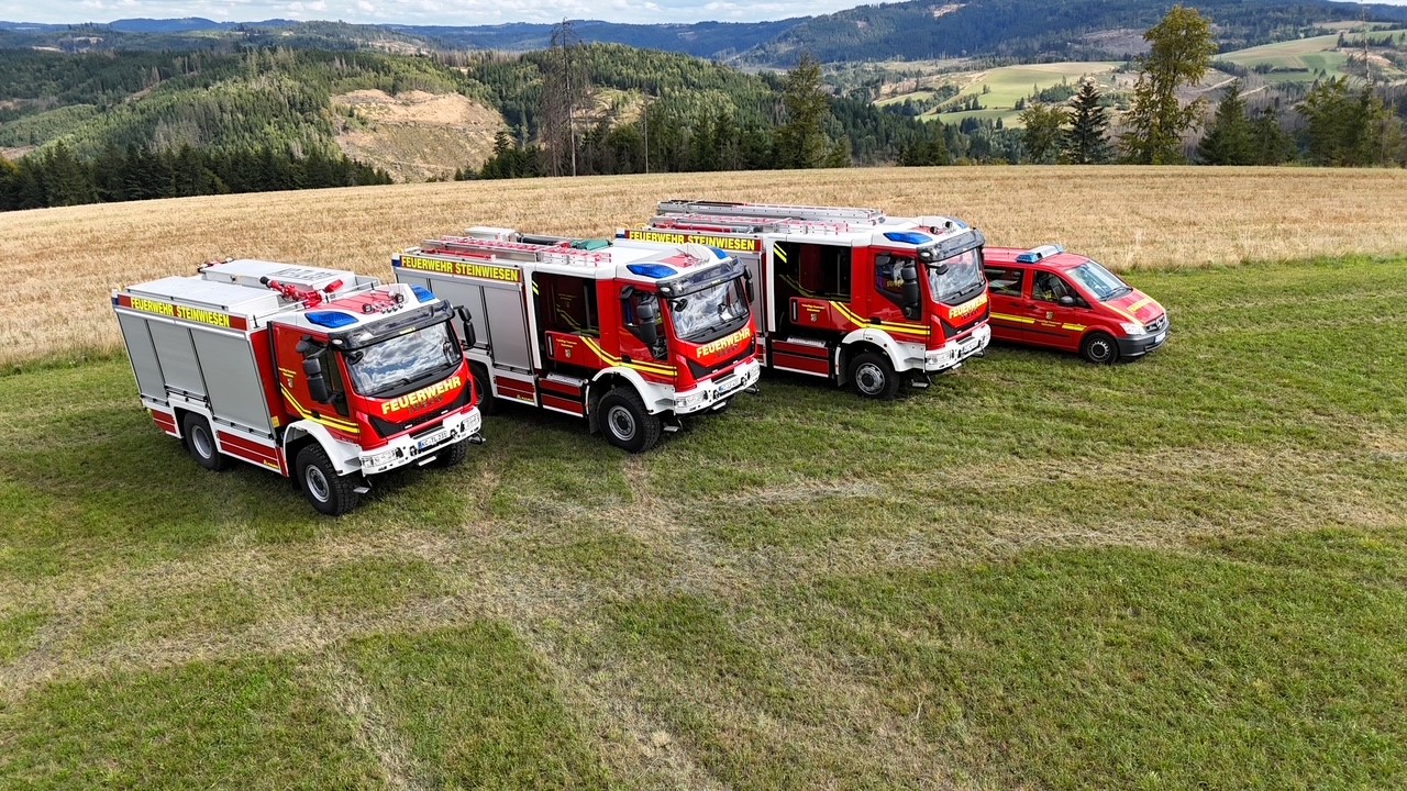 Der Fahrzeugpark der FF Steinwiesen. (Foto: FFW Steinwiesen)