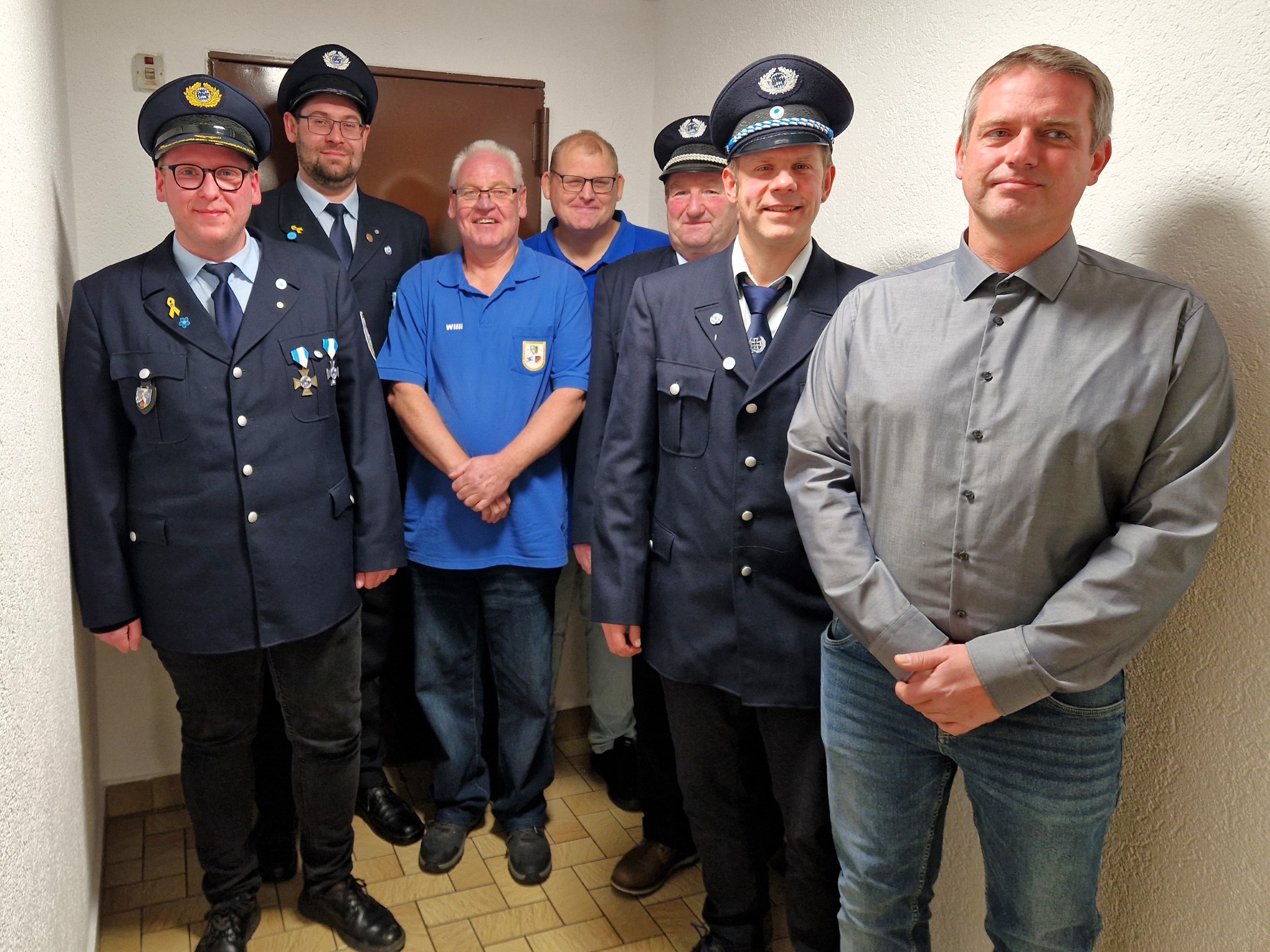 Beim Jahresabschluss der SRK Steinwiesen wurden etliche Verbands- und Vereinsehrungen durchgeführt. Von links Holger Deuerling, Lukas Richter, Willi Richter, Danny Hollendonner, Roland Kuhnlein (Elvis), Manuel Rech und Christian Franz.