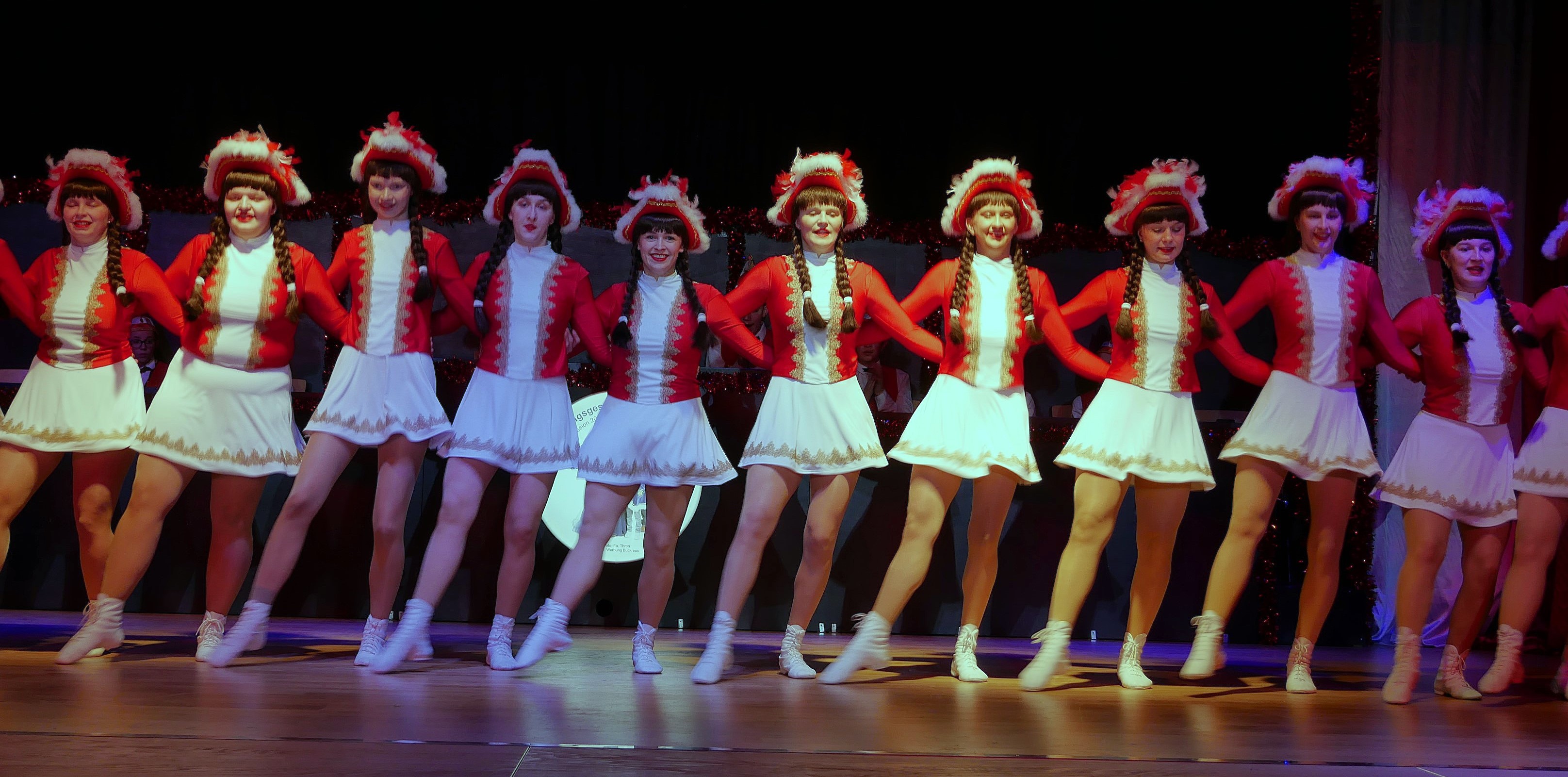 Auch die Prinzengarde wird beim Kriegertanz wieder dabei sein (Foto: Susanne Deuerling/Archiv)