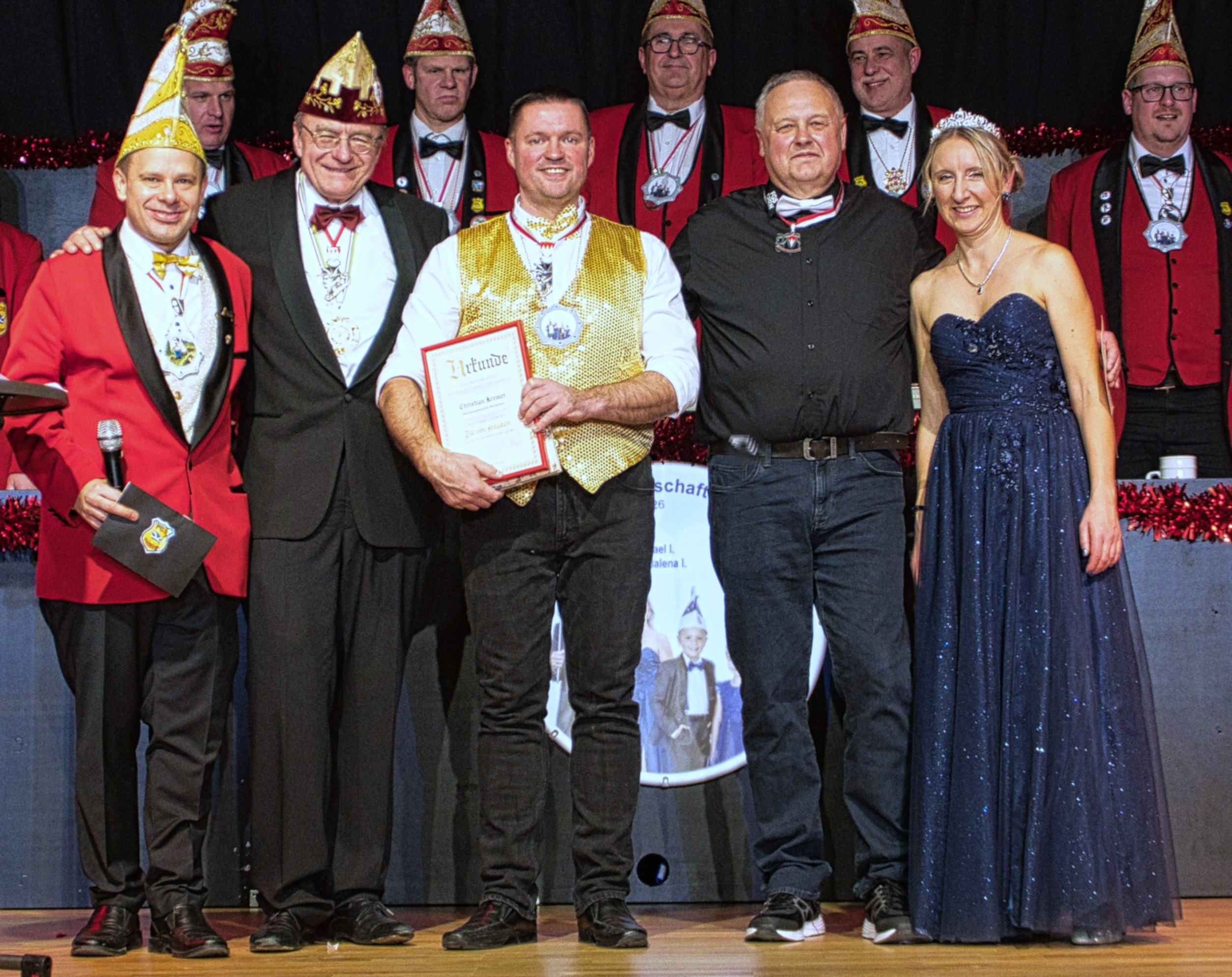 Christian Kremer (Mitte) erhielt den „Till von Franken in Silber“. Von links Präsident Sven Schuster, Wieland Beierkuhnlein, Frank Smettane (Verdienstorden) und Prinzessin Magdalena I.  Foto: FGS/Smettane